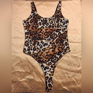  Top/bodysuit    Leopard print